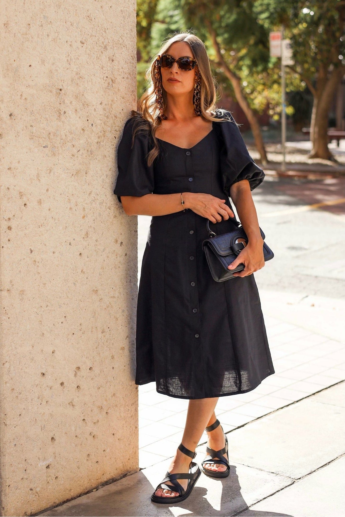 Schwarzes Bella Midikleid aus der Classic Collection